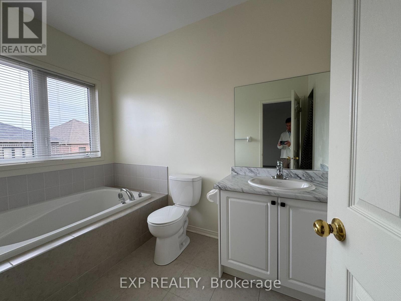 78 Ness Drive, Richmond Hill, Ontario  L4S 1N1 - Photo 7 - N13698884