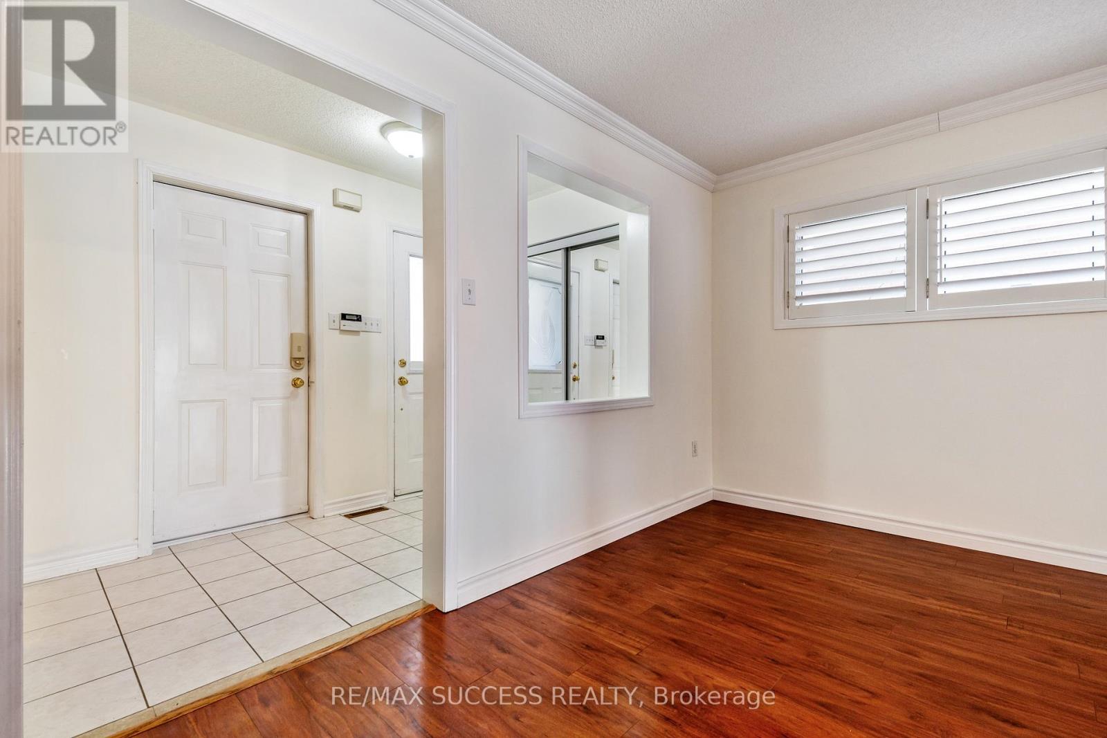 3752 Milkwood Crescent, Mississauga, Ontario  L5N 8H3 - Photo 5 - W13698900