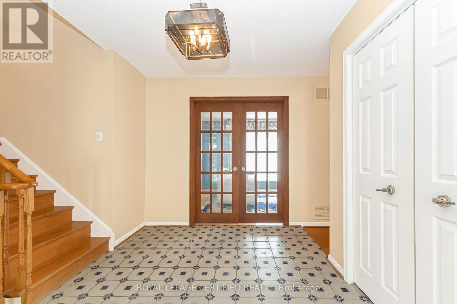 14 Broomfield Court, Brampton, Ontario  L6Z 1T5 - Photo 6 - W13698926