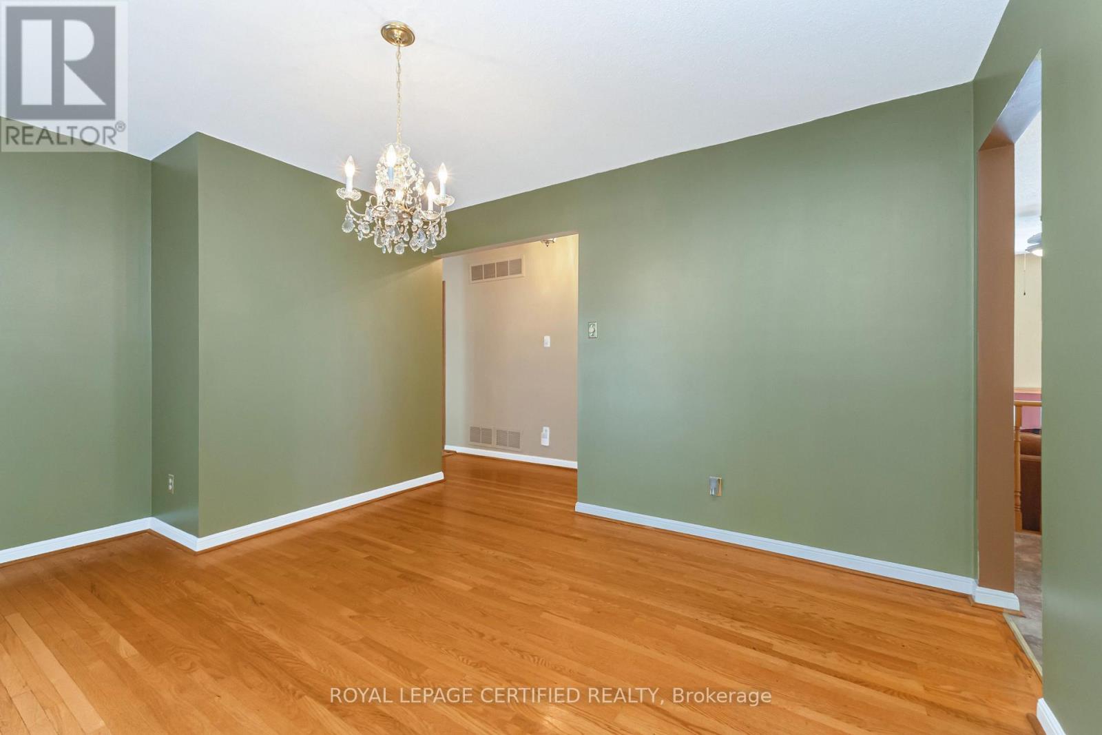 14 Broomfield Court, Brampton, Ontario  L6Z 1T5 - Photo 9 - W13698926