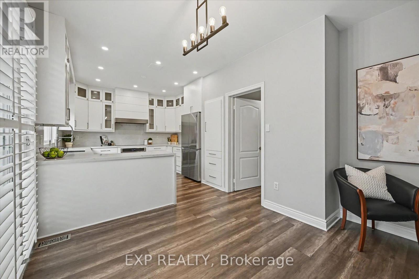2376 Oakhaven Drive, Oakville, Ontario  L6M 4A4 - Photo 13 - W13698930