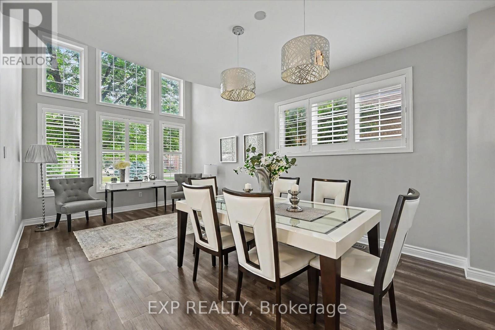 2376 Oakhaven Drive, Oakville, Ontario  L6M 4A4 - Photo 4 - W13698930