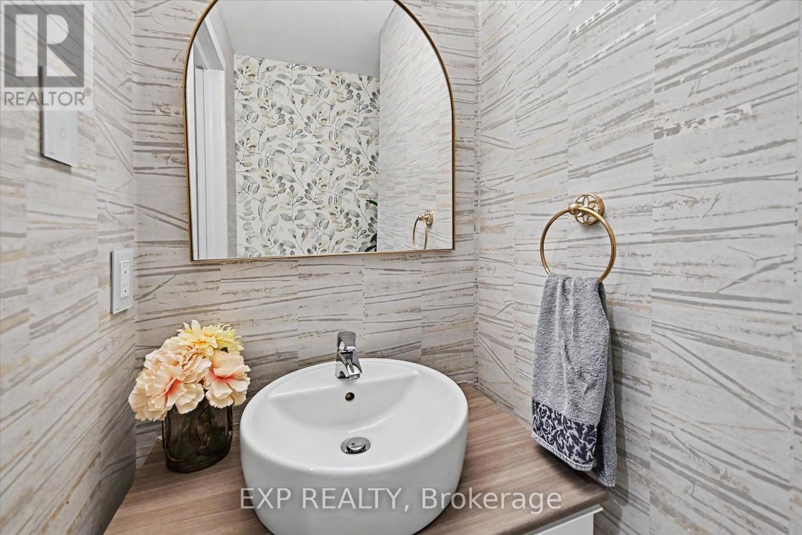 2376 Oakhaven Drive, Oakville, Ontario  L6M 4A4 - Photo 7 - W13698930