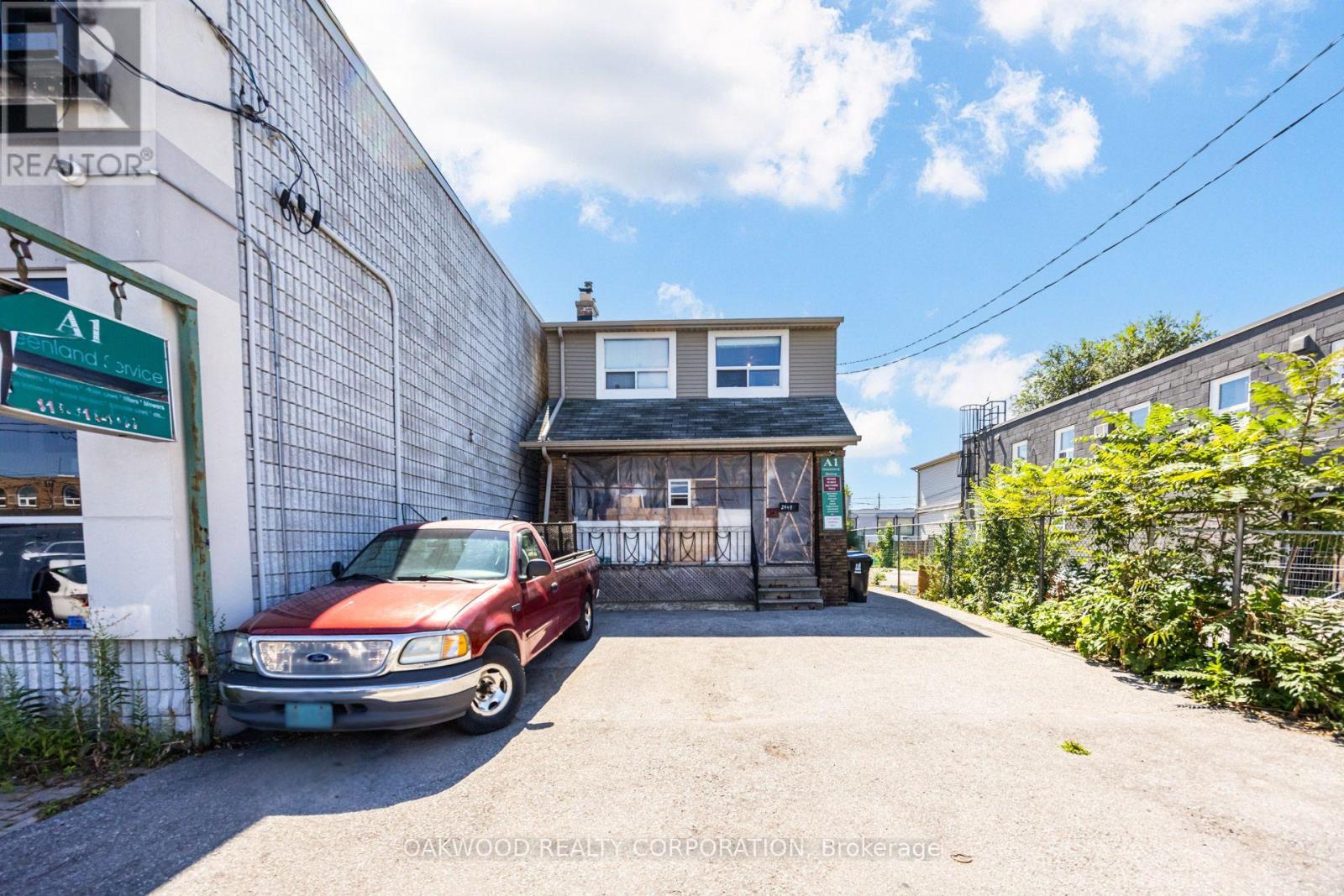 2449 St Clair Avenue W, Toronto, Ontario  M6N 1K9 - Photo 1 - W13698960