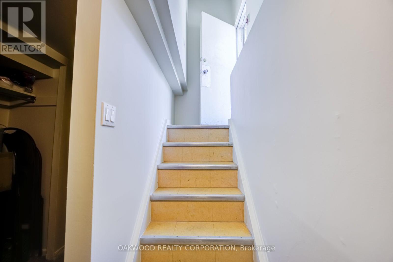 2449 St Clair Avenue W, Toronto, Ontario  M6N 1K9 - Photo 17 - W13698960