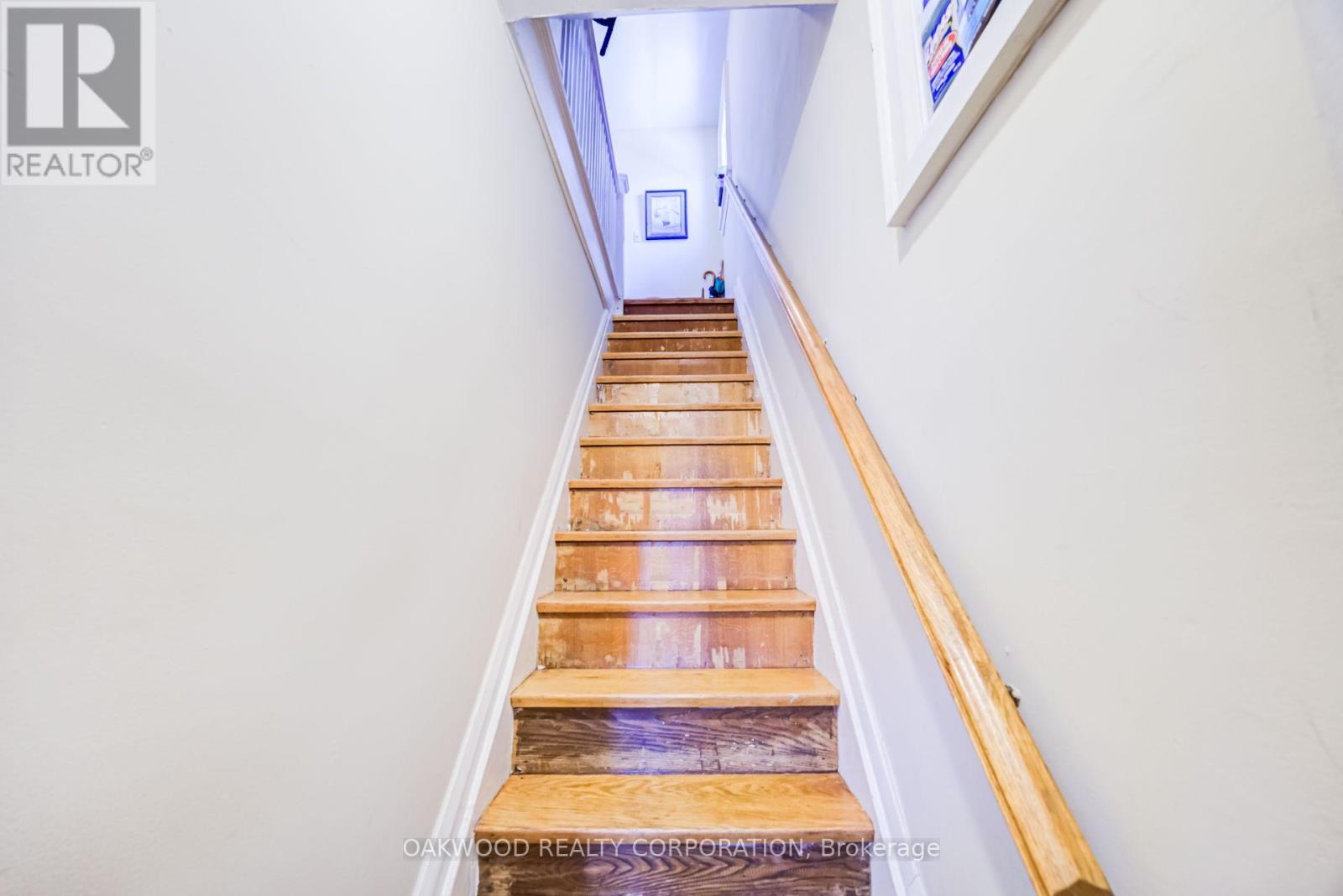 2449 St Clair Avenue W, Toronto, Ontario  M6N 1K9 - Photo 19 - W13698960