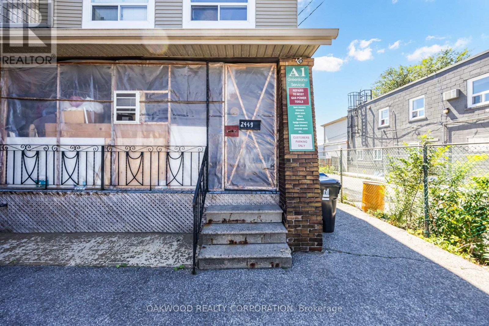 2449 St Clair Avenue W, Toronto, Ontario  M6N 1K9 - Photo 2 - W13698960