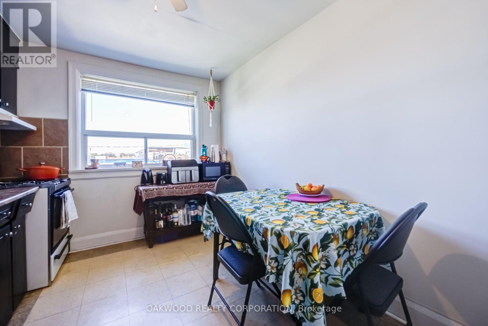 2449 St Clair Avenue W, Toronto, Ontario  M6N 1K9 - Photo 23 - W13698960