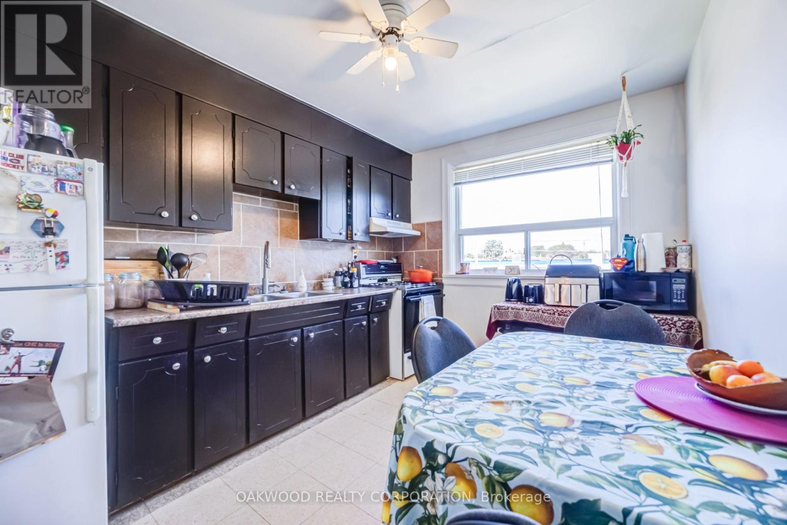 2449 St Clair Avenue W, Toronto, Ontario  M6N 1K9 - Photo 24 - W13698960