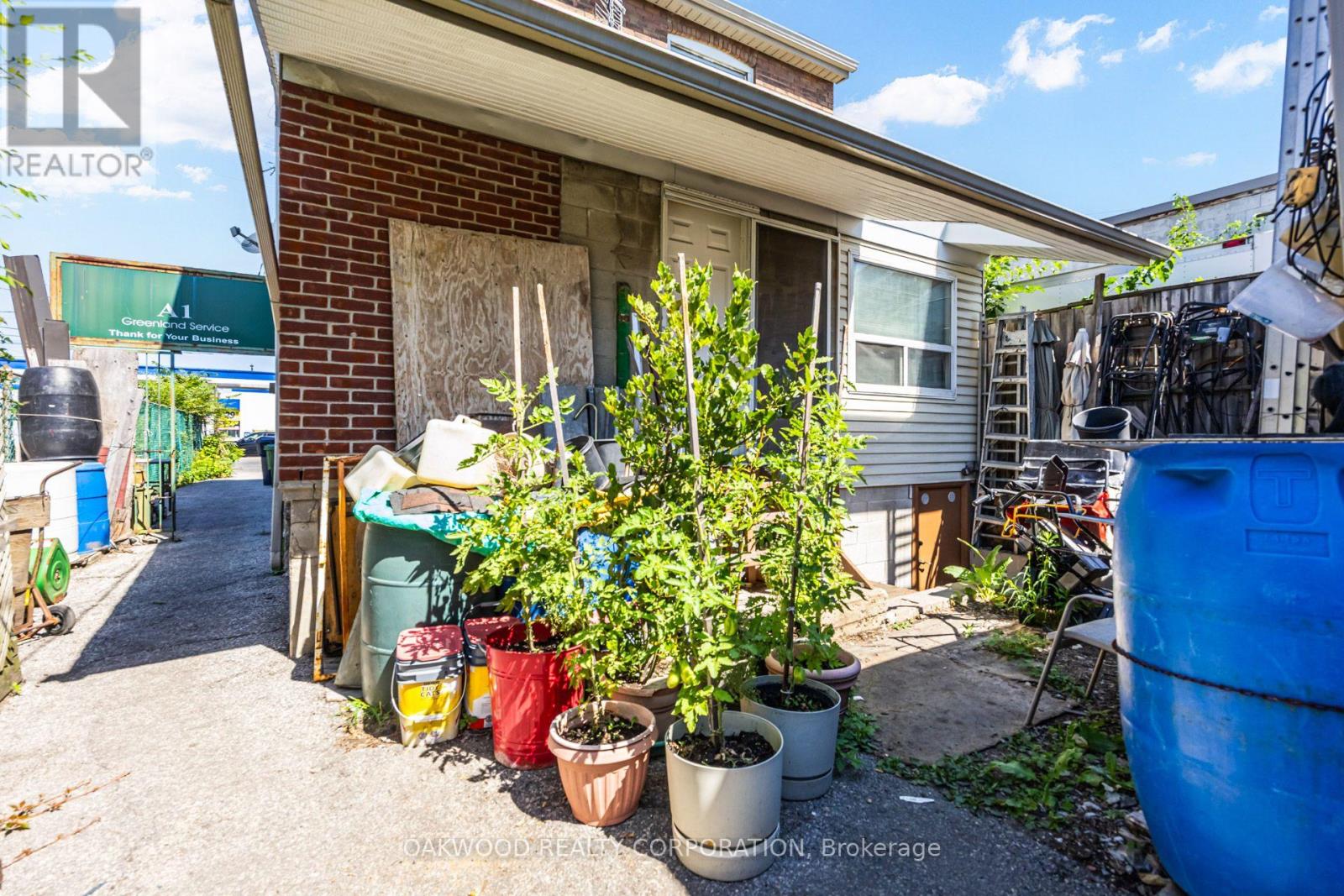 2449 St Clair Avenue W, Toronto, Ontario  M6N 1K9 - Photo 39 - W13698960