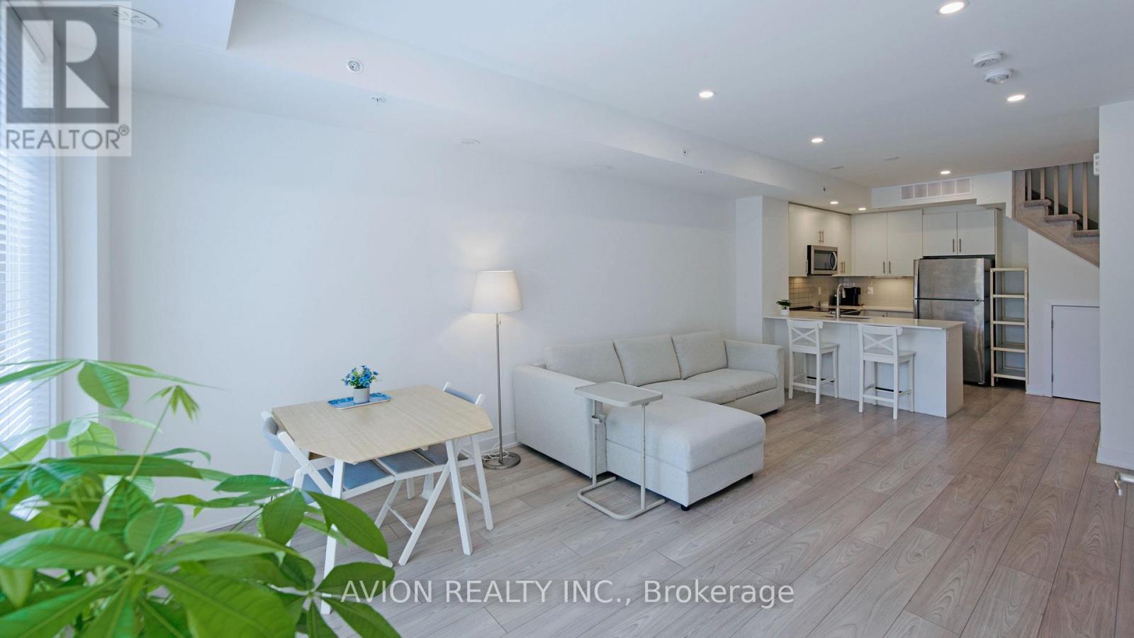 8 - 3473 Widdicombe Way, Mississauga, Ontario  L5L 0B8 - Photo 3 - W13698970