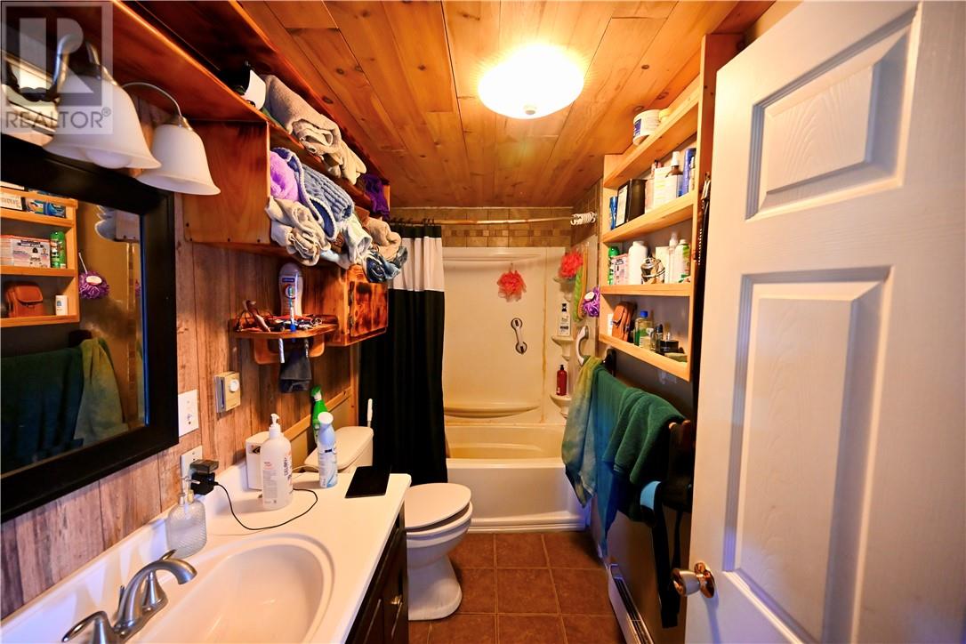 65 Mcdermid, Providence Bay, Ontario  P0P 1T0 - Photo 13 - 2129939
