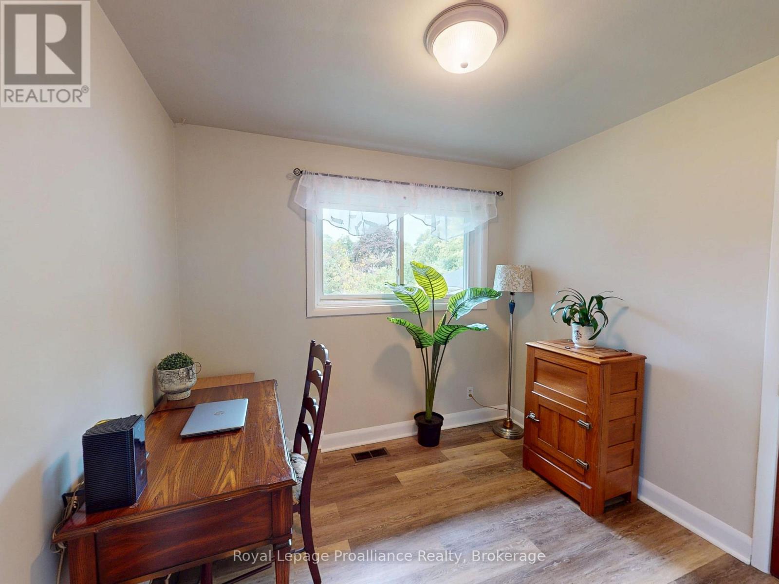 32 Glen Road, Belleville, Ontario  K8P 4G1 - Photo 18 - X13695056