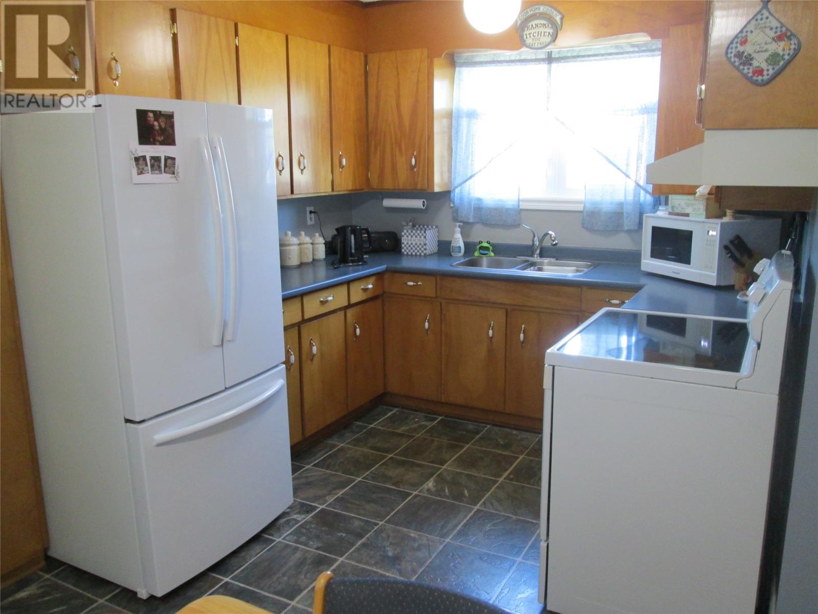 2 Rewa Avenue, Bishop's Falls — photo 12