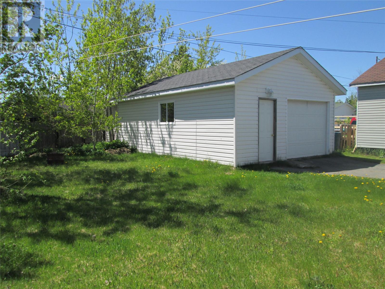 2 Rewa Avenue, Bishop's Falls — photo 9