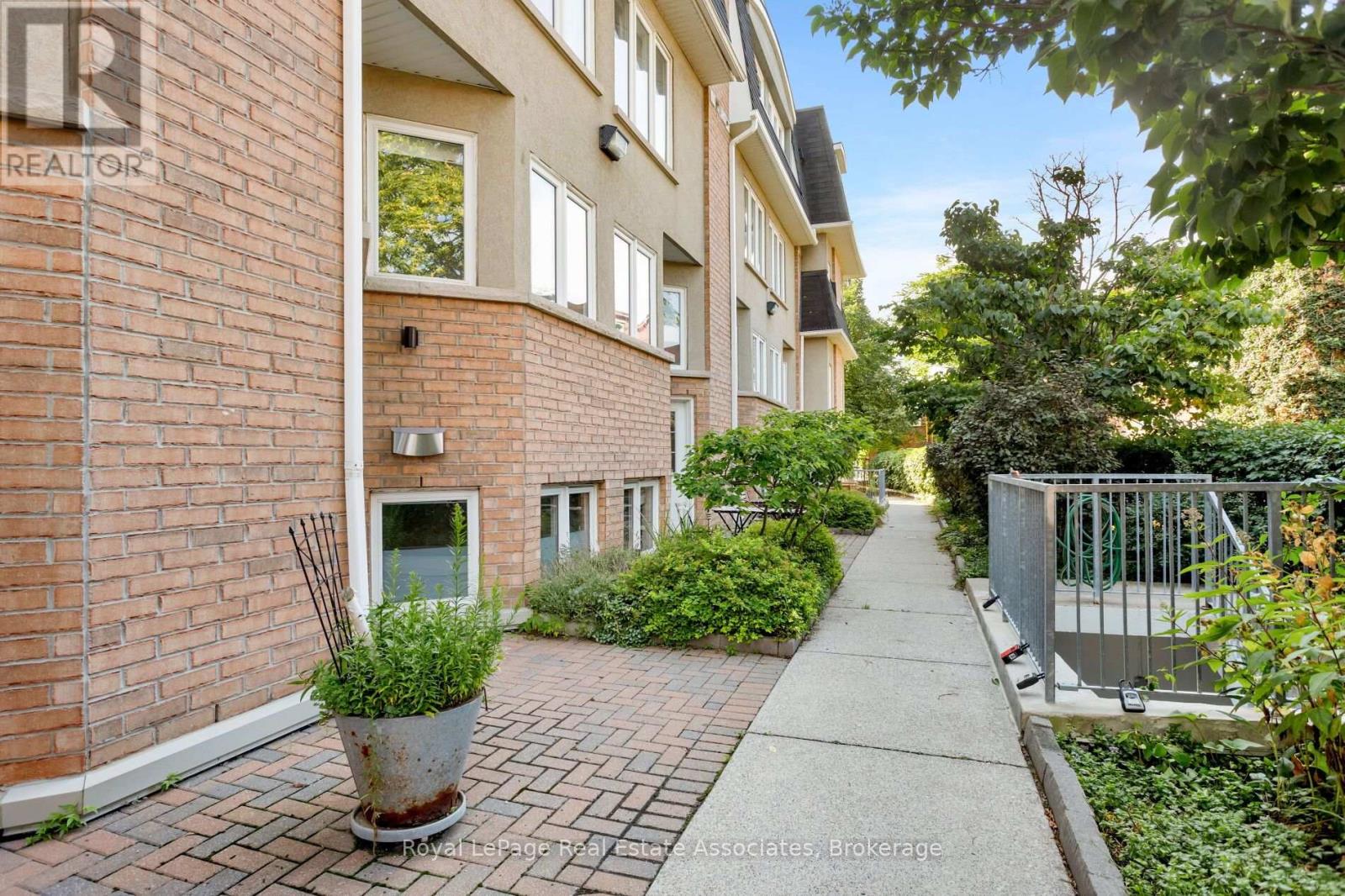 140 - 30 Merchant Lane, Toronto, Ontario  M6P 4J6 - Photo 2 - C13698990