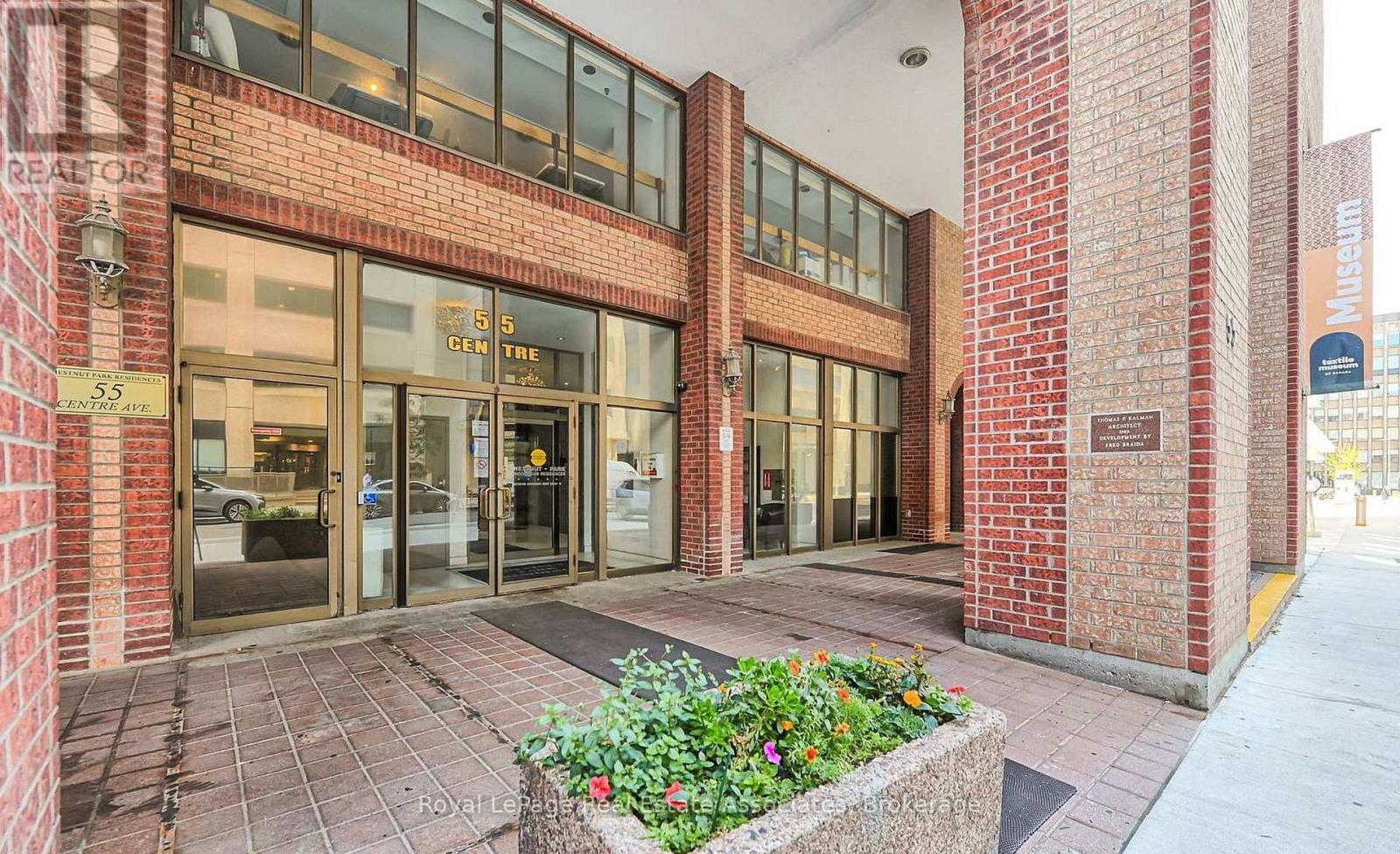 1805 - 55 Centre Avenue, Toronto, Ontario  M5G 1R4 - Photo 2 - C13699032