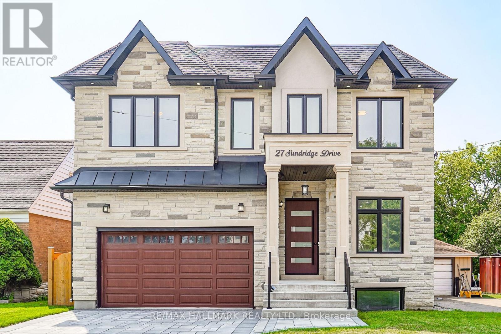 <div class="slider-price">$2,598,000</div><p>27 Sundridge Drive, Toronto, Ontario</p>