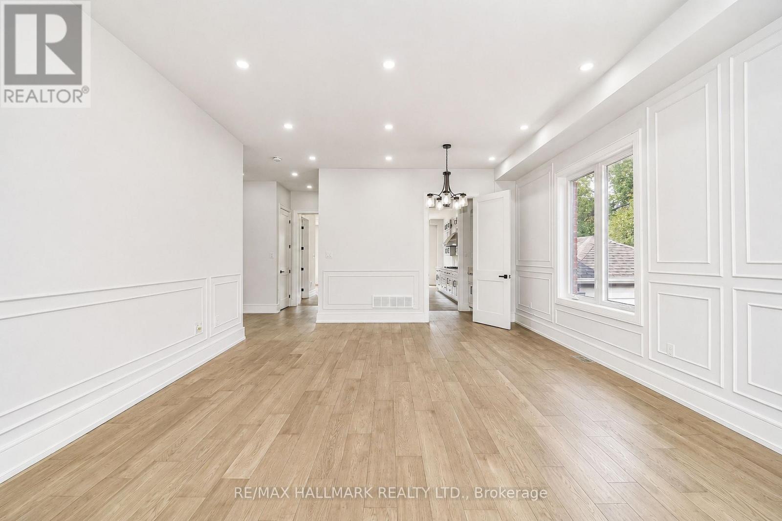27 Sundridge Drive, Toronto, Ontario  M1L 2J4 - Photo 7 - E13699012