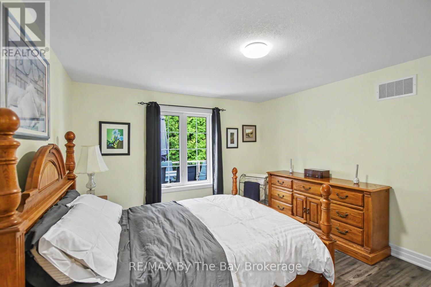 148 New York Avenue, Wasaga Beach, Ontario  L9Z 3A8 - Photo 19 - S13698982
