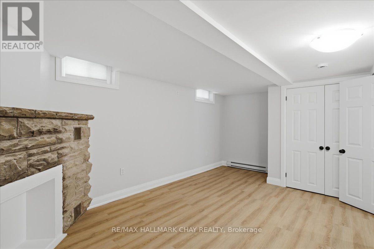 4 - 15 Parkside Drive, Barrie (Queen's Park), Ontario  L4N 1W7 - Photo 13 - S13699018