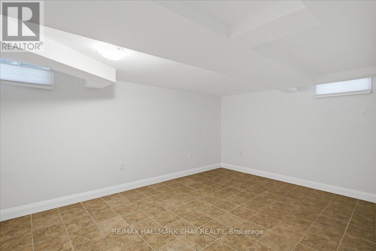 4 - 15 Parkside Drive, Barrie (Queen's Park), Ontario  L4N 1W7 - Photo 16 - S13699018