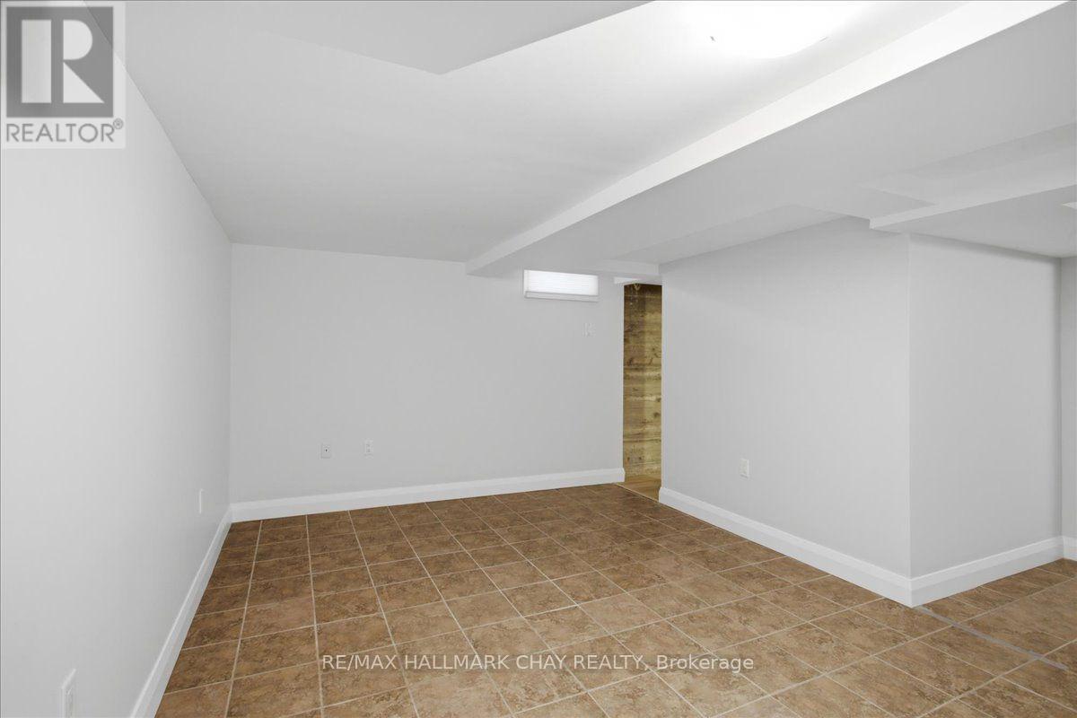 4 - 15 Parkside Drive, Barrie (Queen's Park), Ontario  L4N 1W7 - Photo 18 - S13699018
