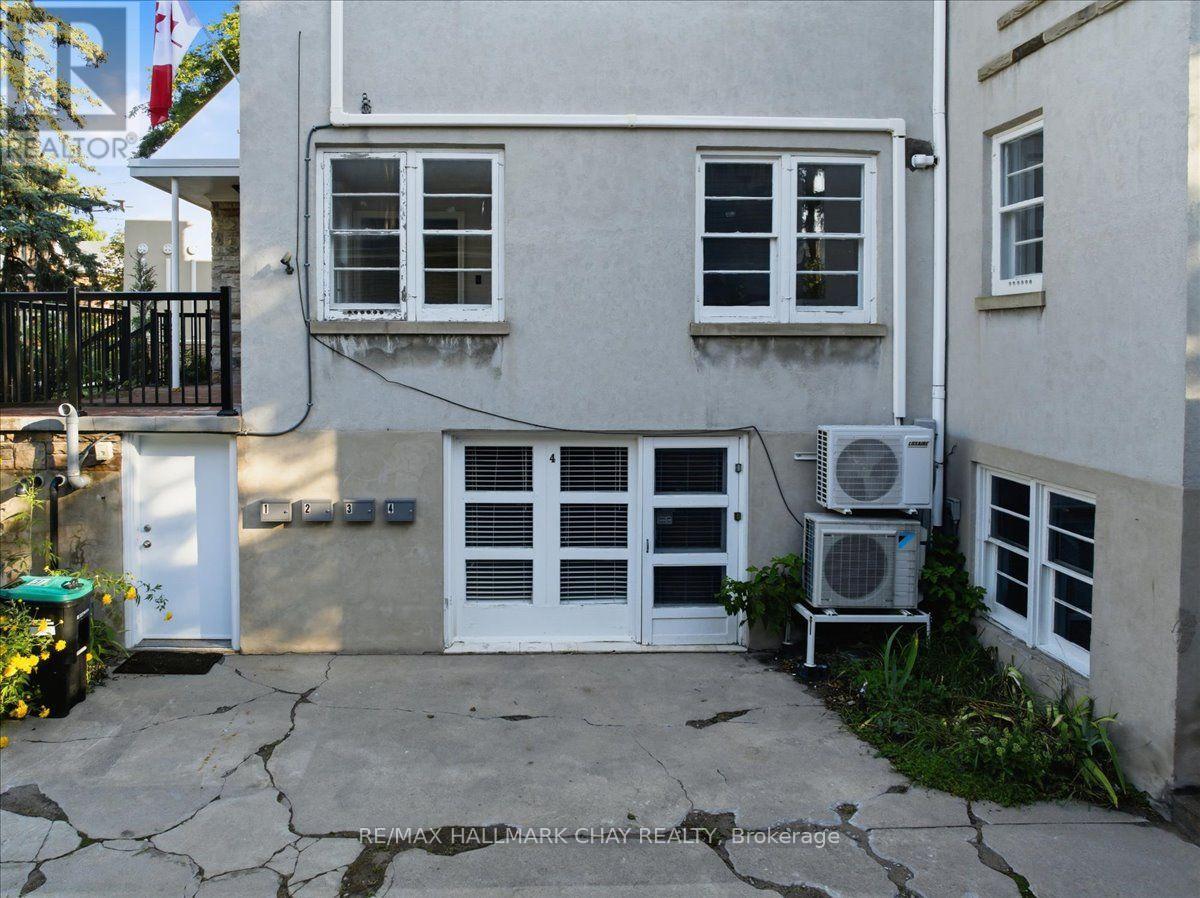 4 - 15 Parkside Drive, Barrie (Queen's Park), Ontario  L4N 1W7 - Photo 4 - S13699018