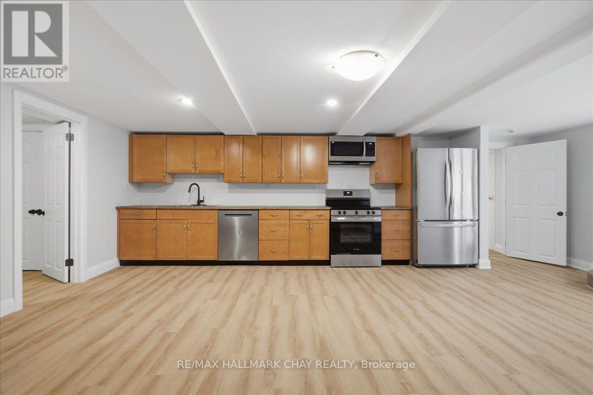 4 - 15 Parkside Drive, Barrie (Queen's Park), Ontario  L4N 1W7 - Photo 8 - S13699018