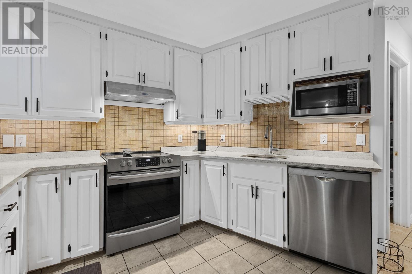 5 Brackstone Court, Lower Sackville, Nova Scotia  B4C 4E3 - Photo 17 - 202621162