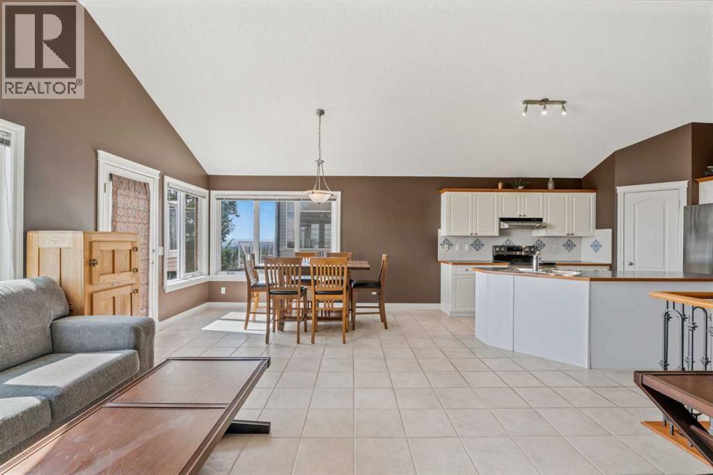 215 Rocky Ridge Drive NW, Calgary, Alberta  T3G 4M1 - Photo 13 - A2338299