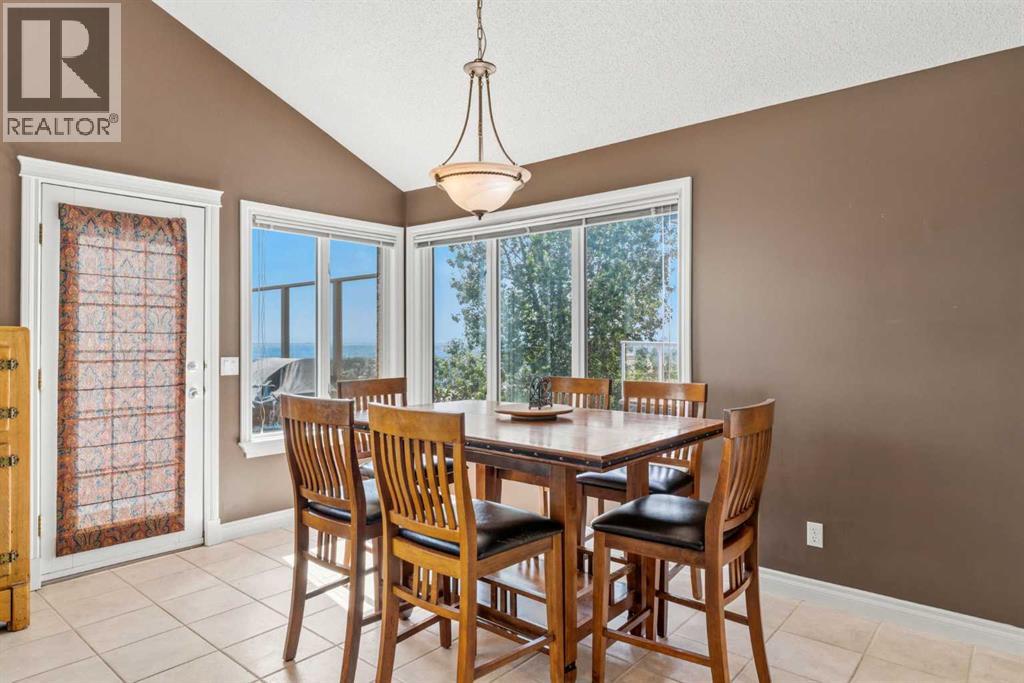 215 Rocky Ridge Drive NW, Calgary, Alberta  T3G 4M1 - Photo 10 - A2338299