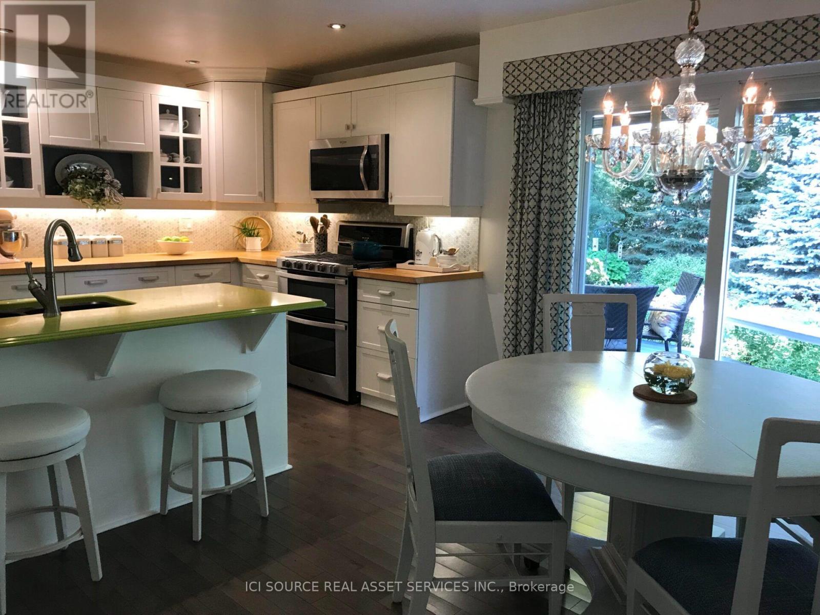 8768 Park Street, Lambton Shores, Ontario  N0N 1J7 - Photo 11 - X13699006
