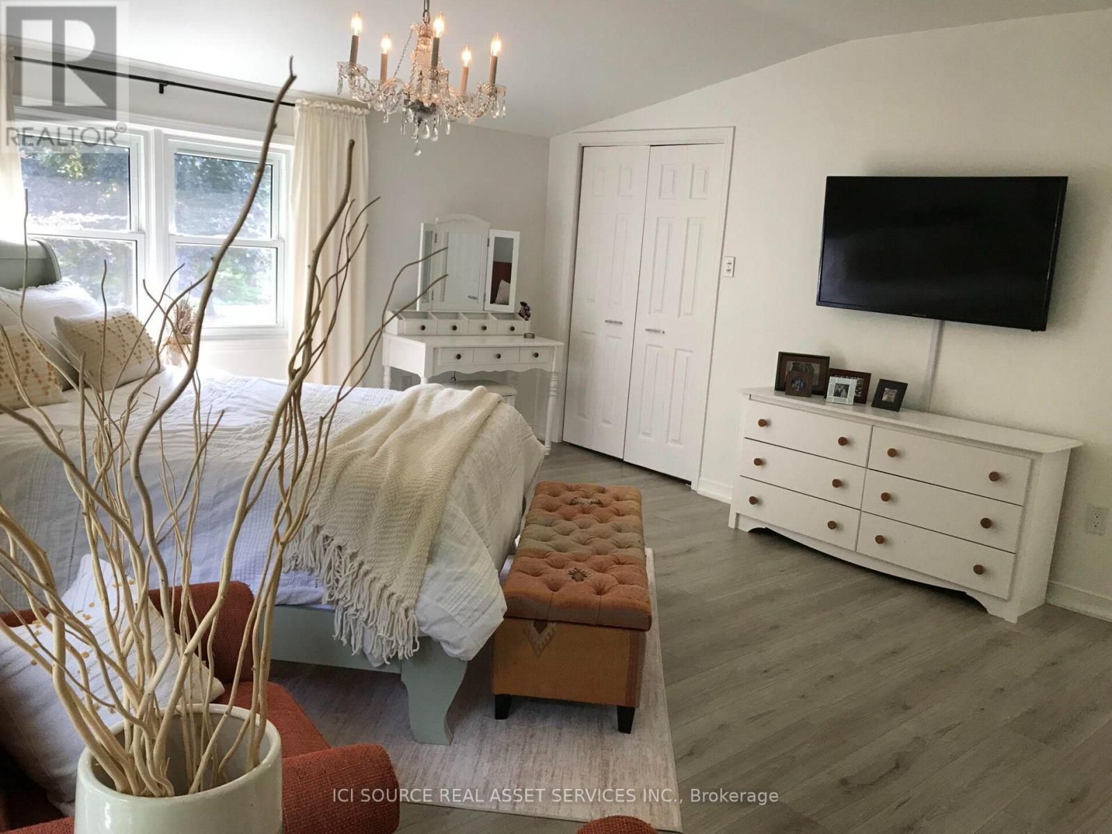 8768 Park Street, Lambton Shores, Ontario  N0N 1J7 - Photo 20 - X13699006