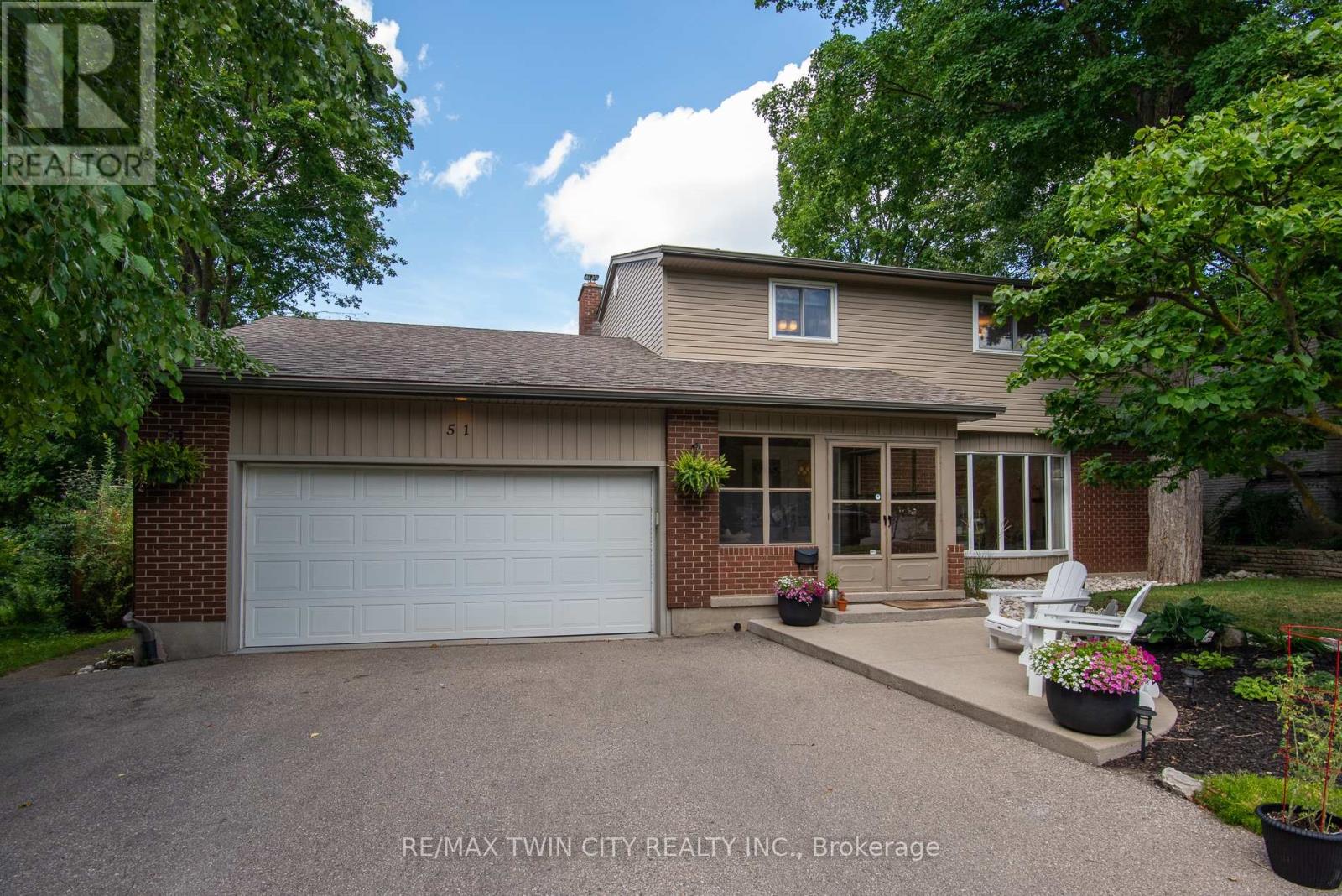 51 Murrayhill Court, Kitchener, Ontario  N2E 1N8 - Photo 1 - X13699026