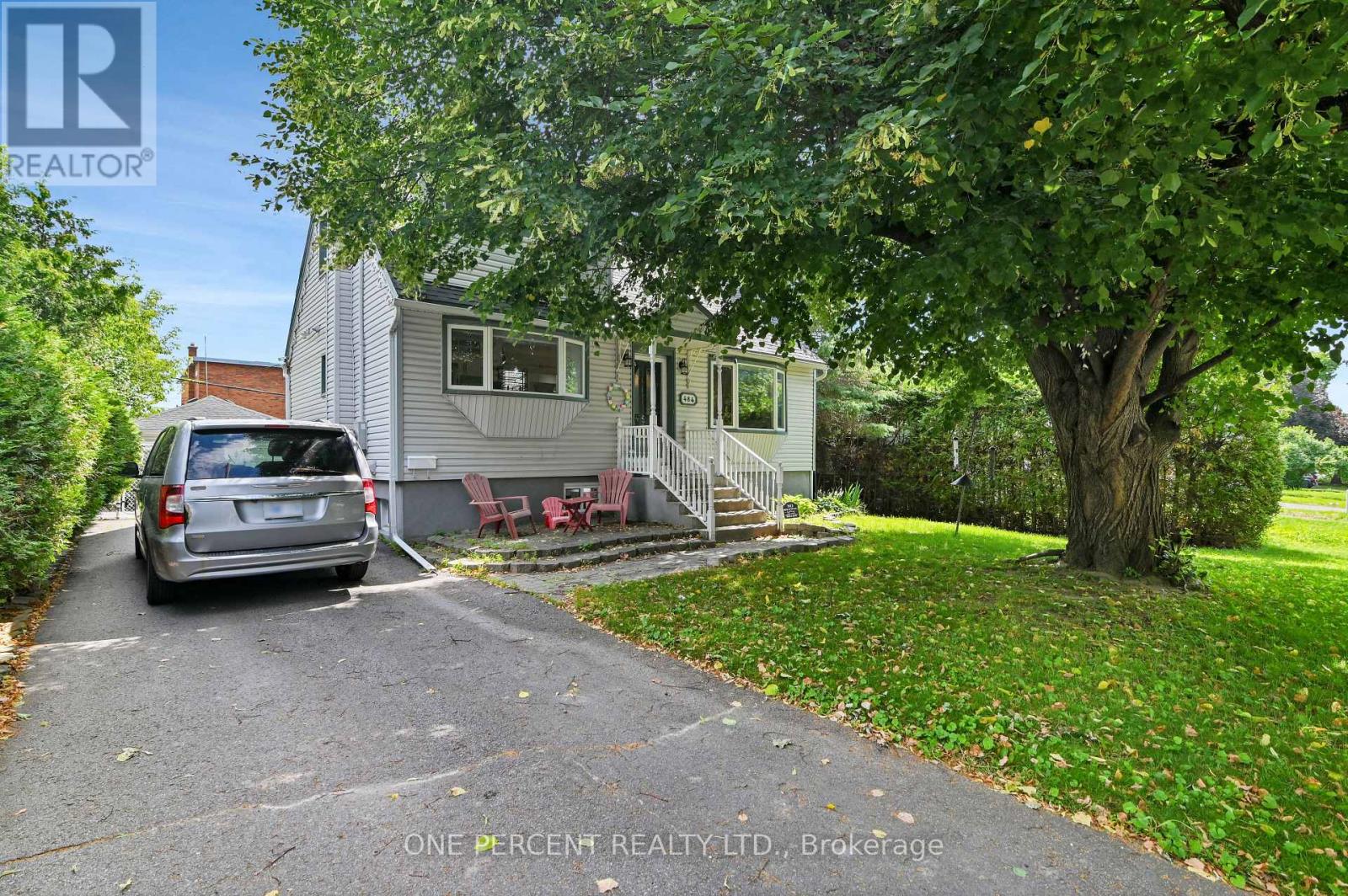 484 Mutual Street, Ottawa, Ontario  K1K 1C8 - Photo 2 - X13547438