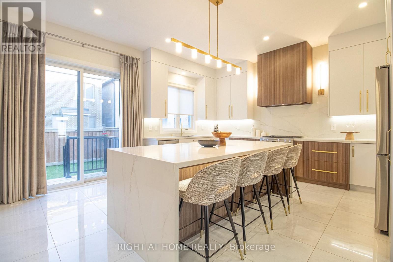 43 Longworth Avenue, Richmond Hill, Ontario  L4E 1J2 - Photo 5 - N13698784