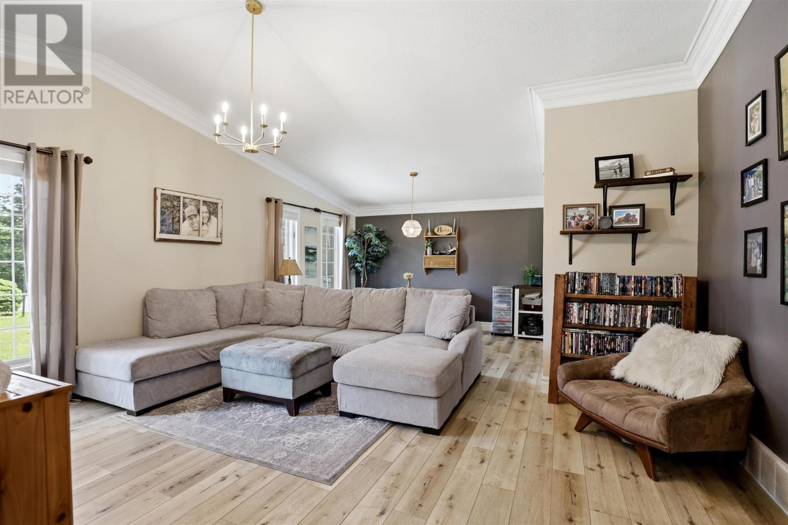 4112 Queen St, Sault Ste. Marie, Ontario  P6A 5K9 - Photo 4 - SM262125