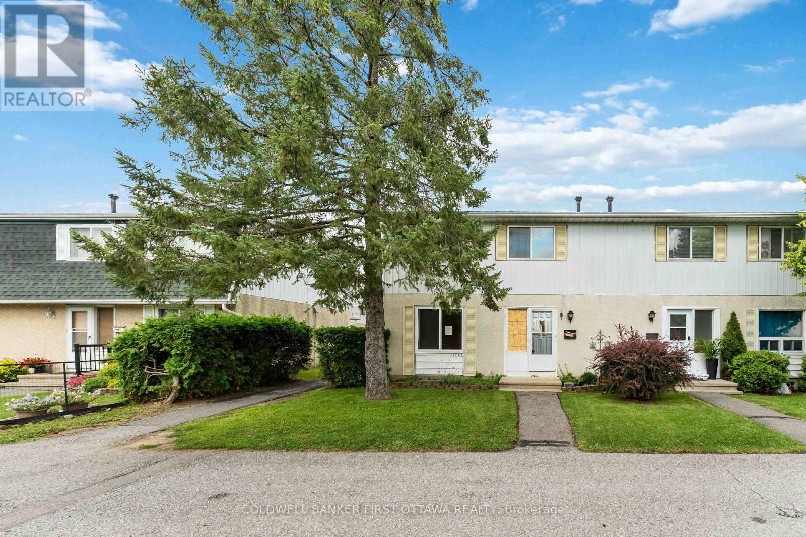 A - 1532 Beaverpond Drive, Ottawa, Ontario  K1B 3R9 - Photo 2 - X13699046