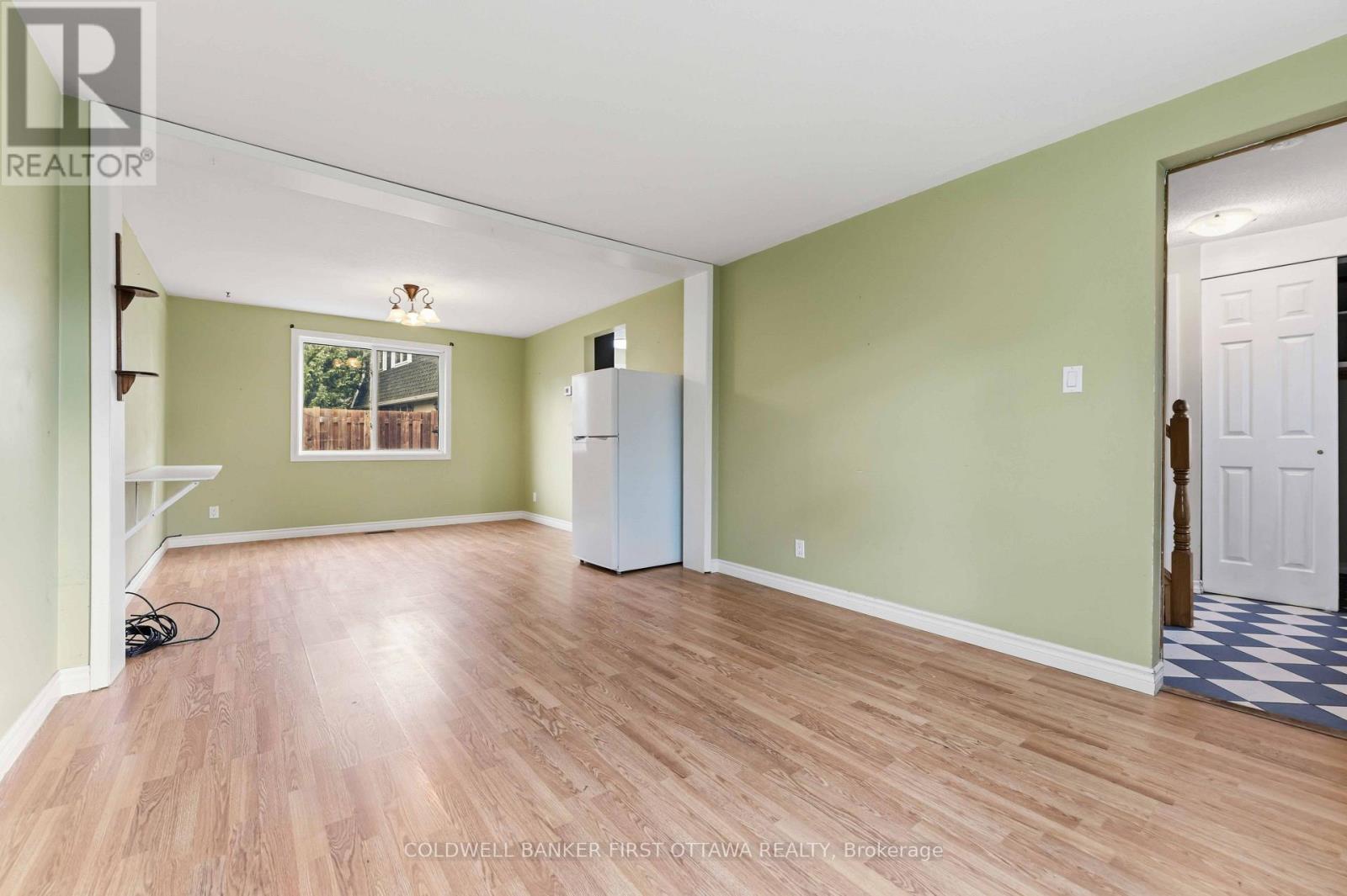 A - 1532 Beaverpond Drive, Ottawa, Ontario  K1B 3R9 - Photo 6 - X13699046
