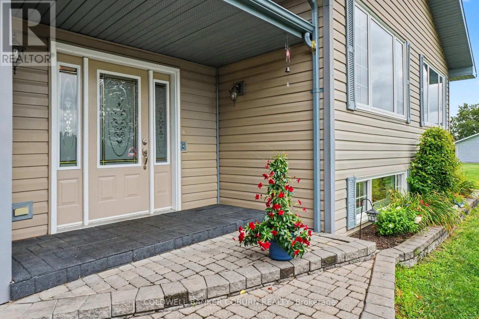 11711 Breezewood Avenue, South Dundas, Ontario  K0C 1X0 - Photo 3 - X13699050
