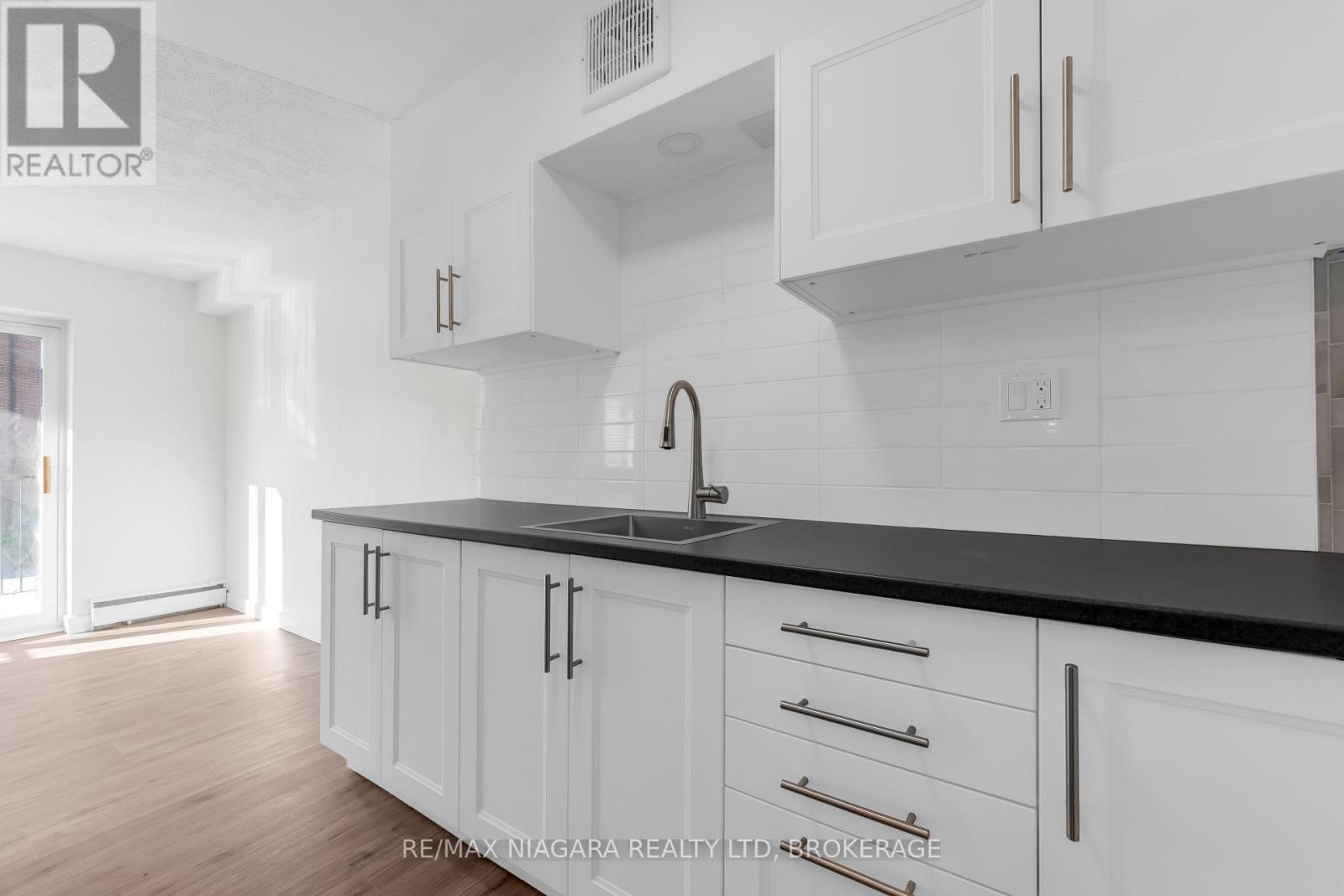 25 - 452 Carlton Street, St. Catharines, Ontario L2M 4X1 - Photo 4 - X13699042