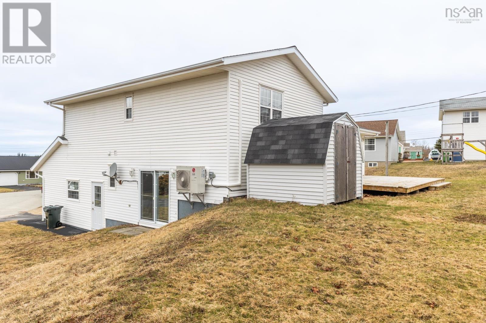 6 Placid Court, Yarmouth, Nova Scotia  B5A 4N5 - Photo 5 - 202601537