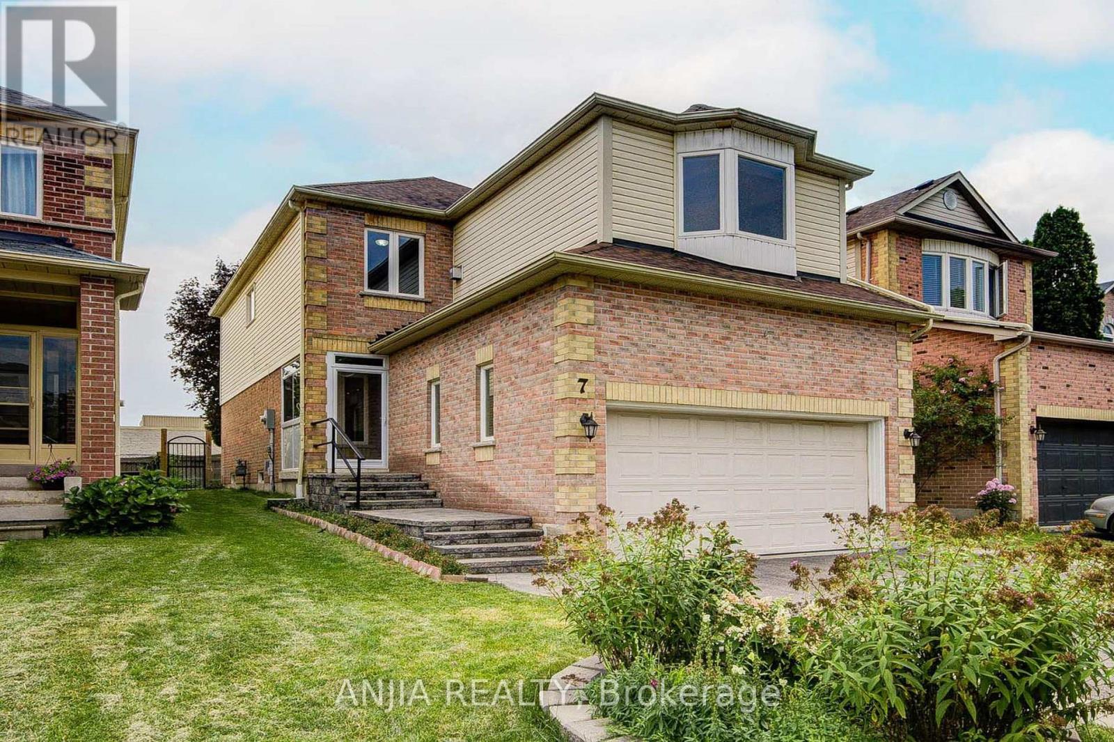 7 ALLAYDEN DRIVE, Whitby, Ontario