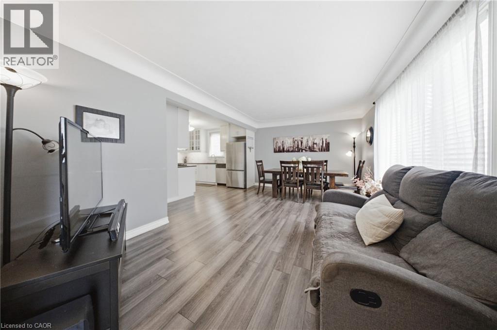 203 West 31st Street, Hamilton, Ontario  L9C 5G3 - Photo 6 - 40856431