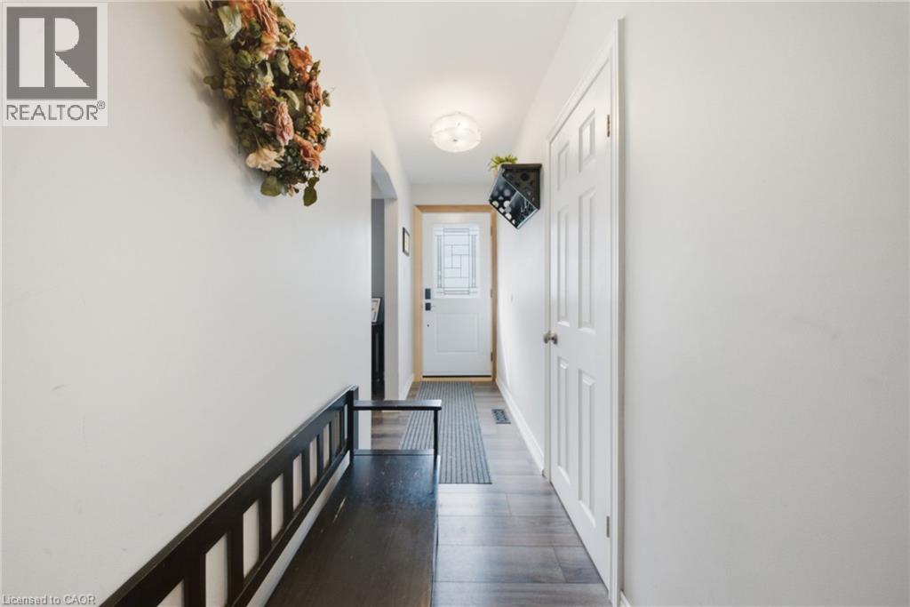 203 West 31st Street, Hamilton, Ontario  L9C 5G3 - Photo 4 - 40856431