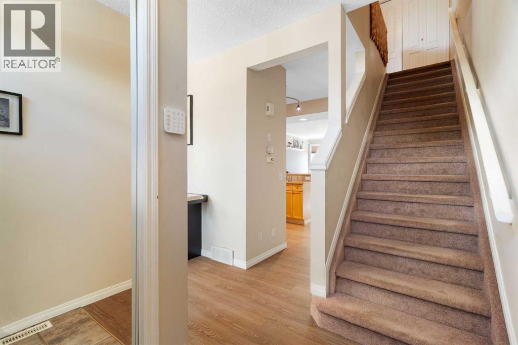 25 Prestwick Park SE, Calgary, Alberta  T2Z 3V3 - Photo 12 - A2326356