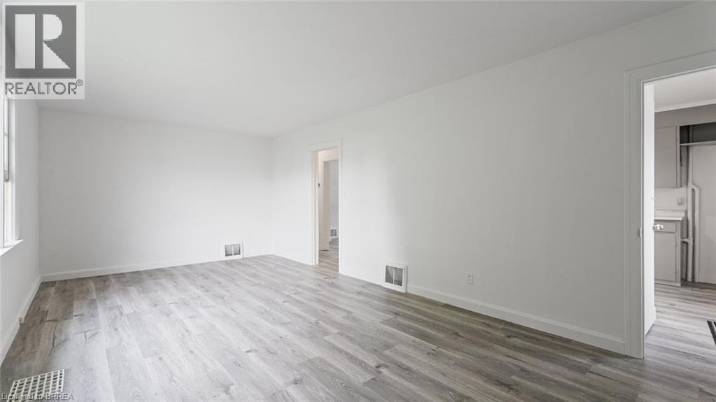 848 Colborne Street E, Brantford, Ontario  N3S 3S9 - Photo 10 - 40855912
