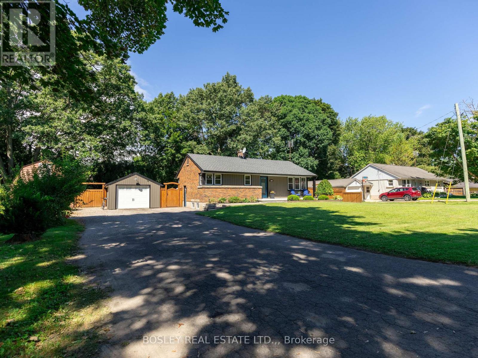 1180 Sunset Drive, Pelham (Fenwick), Ontario  L0S 1C0 - Photo 2 - X13699096