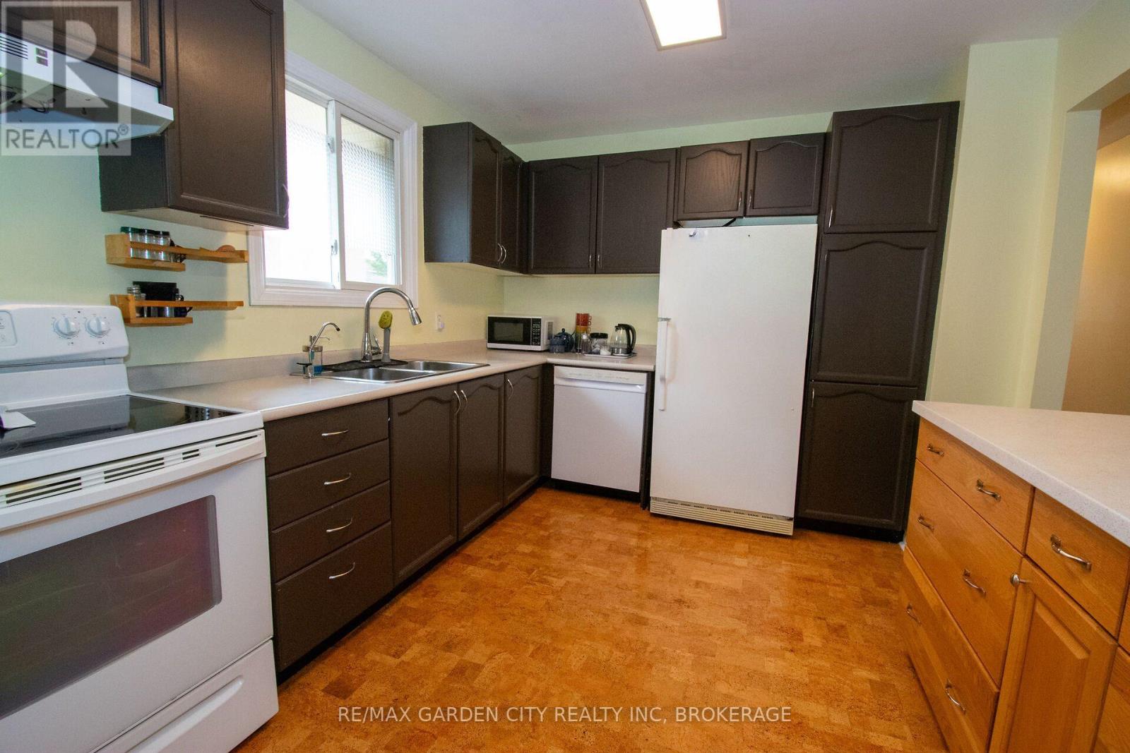 93 Northwood Drive, Welland (N. Welland), Ontario  L3C 6S3 - Photo 16 - X13699194